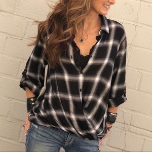Flattering Black/Soft White Flannel-look Print Top